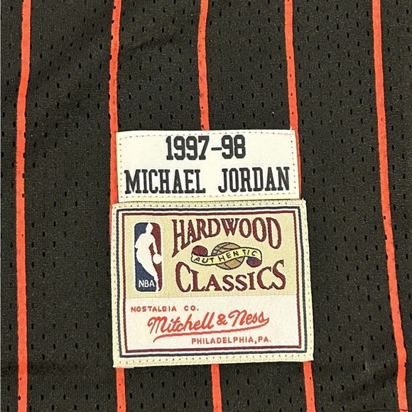 Brand new Michael Jordan Jersey Chicago Bulls YOUTH Stitched - Picture 3 of 4